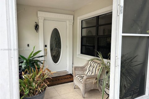 Casa en alquiler en Plantation, Florida, 3 dormitorios, 180.04 m2 № 2071156 - foto 4