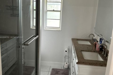 Casa en alquiler en Plantation, Florida, 3 dormitorios, 180.04 m2 № 2071156 - foto 12