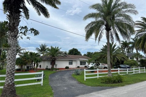Casa en alquiler en Plantation, Florida, 3 dormitorios, 180.04 m2 № 2071156 - foto 2