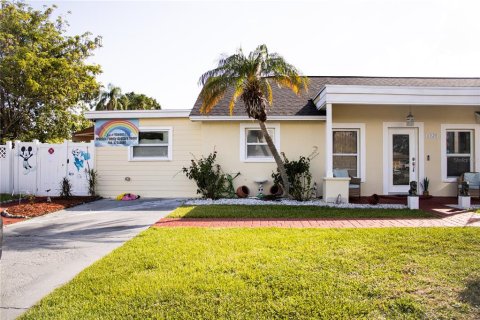 Villa ou maison à vendre à Tampa, Floride: 3 chambres, 163.97 m2 № 1816296 - photo 4