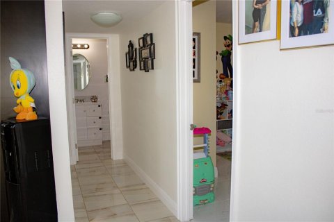 Villa ou maison à vendre à Tampa, Floride: 3 chambres, 163.97 m2 № 1816296 - photo 15