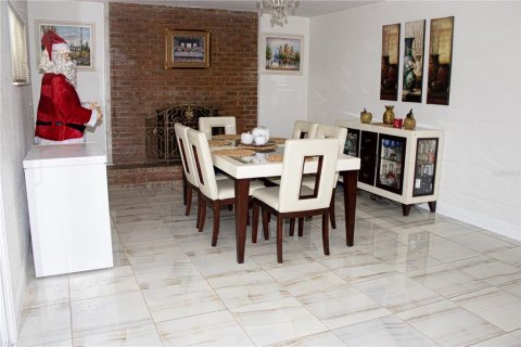 Villa ou maison à vendre à Tampa, Floride: 3 chambres, 163.97 m2 № 1816296 - photo 12