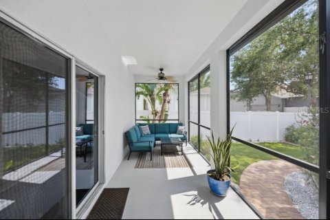 House in Tampa, Florida 4 bedrooms, 201.41 sq.m. № 1679304 - photo 27
