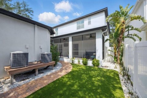 House in Tampa, Florida 4 bedrooms, 201.41 sq.m. № 1679304 - photo 29