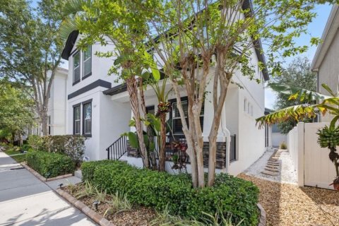 House in Tampa, Florida 4 bedrooms, 201.41 sq.m. № 1679304 - photo 2