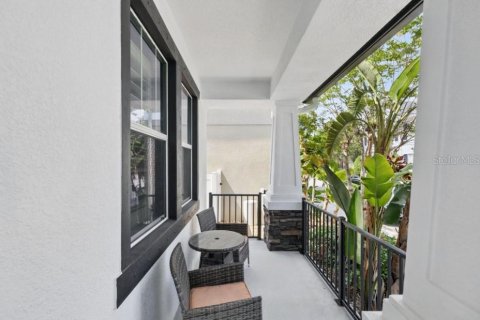 House in Tampa, Florida 4 bedrooms, 201.41 sq.m. № 1679304 - photo 3