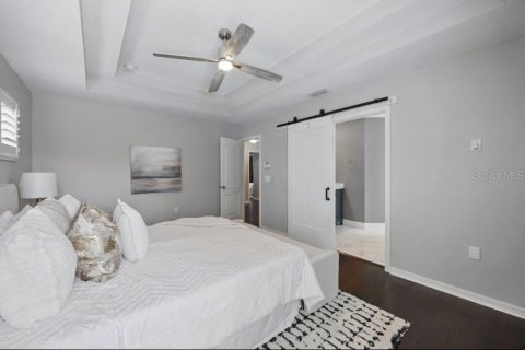 House in Tampa, Florida 4 bedrooms, 201.41 sq.m. № 1679304 - photo 23