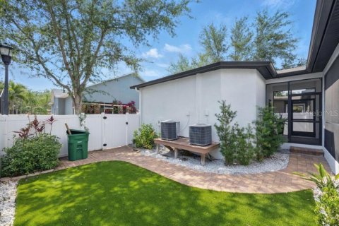 House in Tampa, Florida 4 bedrooms, 201.41 sq.m. № 1679304 - photo 30