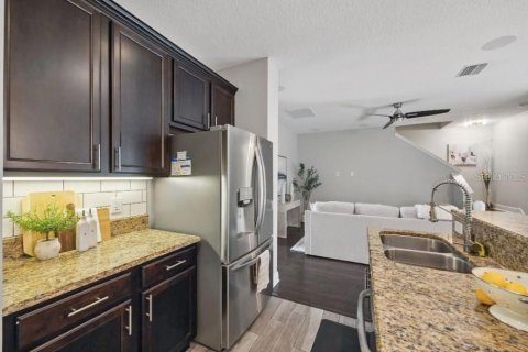 House in Tampa, Florida 4 bedrooms, 201.41 sq.m. № 1679304 - photo 15
