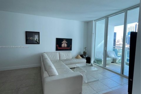 Condo in Miami, Florida, 1 bedroom  № 1971414 - photo 2