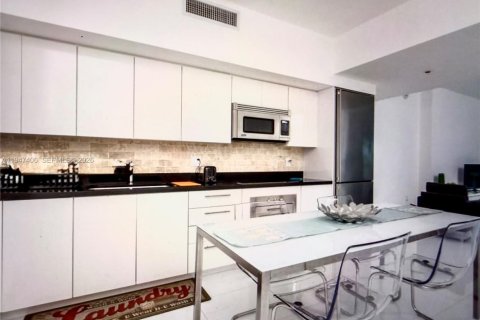 Condominio en venta en Miami, Florida, 1 dormitorio, 70.98 m2 № 2154450 - foto 4
