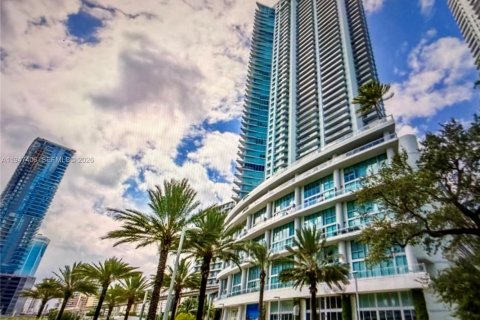 Condominio en venta en Miami, Florida, 1 dormitorio, 70.98 m2 № 2154450 - foto 10