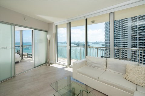 Copropriété à louer à Miami, Floride: 2 chambres, 97.36 m2 № 1970311 - photo 2