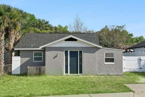 House in Orlando, Florida 3 bedrooms, 85.56 sq.m. № 2109432