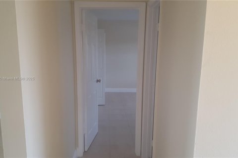 Casa en alquiler en Miami Gardens, Florida, 3 dormitorios, 94.3 m2 № 2018943 - foto 5