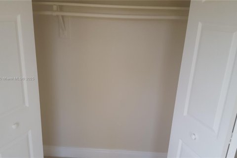 Casa en alquiler en Miami Gardens, Florida, 3 dormitorios, 94.3 m2 № 2018943 - foto 6