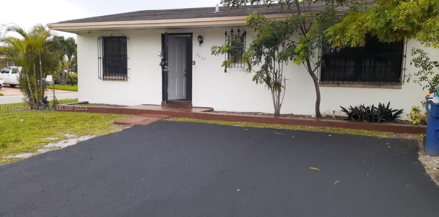 Casa en Miami Gardens, Florida 3 dormitorios, 94.3 m2 № 2018943