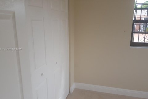 Casa en alquiler en Miami Gardens, Florida, 3 dormitorios, 94.3 m2 № 2018943 - foto 8