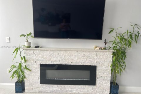 Купить кондоминиум в Майами, Флорида 1 спальня, 79.99м2, № 2046545 - фото 10