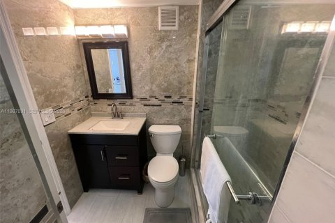 Купить кондоминиум в Майами, Флорида 1 спальня, 79.99м2, № 2046545 - фото 20
