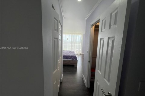 Купить кондоминиум в Майами, Флорида 1 спальня, 79.99м2, № 2046545 - фото 23