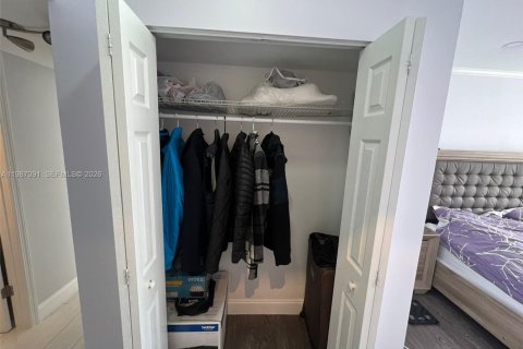 Купить кондоминиум в Майами, Флорида 1 спальня, 79.99м2, № 2046545 - фото 17