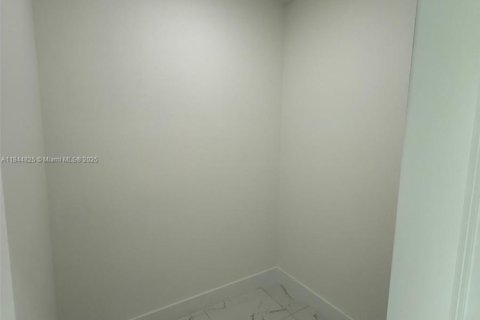 House in Lehigh Acres, Florida 3 bedrooms № 1841258 - photo 13