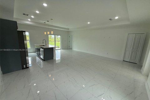 House in Lehigh Acres, Florida 3 bedrooms № 1841258 - photo 6