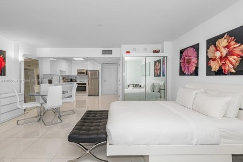 Condo in Miami Beach, Florida  № 1878983 - photo 11