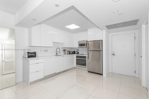 Condo in Miami Beach, Florida  № 1878983 - photo 15