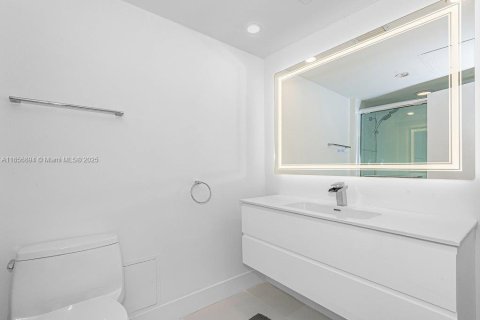 Condo in Miami Beach, Florida  № 1878983 - photo 24