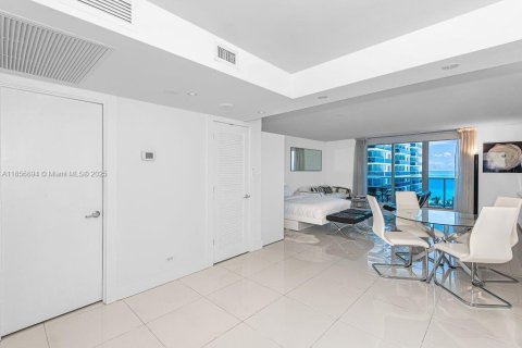 Condo in Miami Beach, Florida  № 1878983 - photo 20