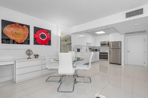 Condo in Miami Beach, Florida  № 1878983 - photo 13