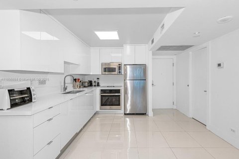 Condo in Miami Beach, Florida  № 1878983 - photo 16