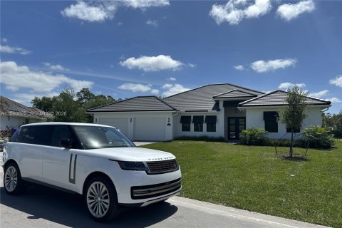 House in Vero Beach, Florida 3 bedrooms, 339.93 sq.m. № 2268282