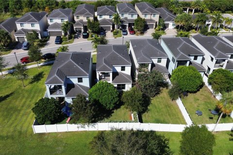 Casa en venta en Pompano Beach, Florida, 3 dormitorios, 135.17 m2 № 1974033 - foto 3