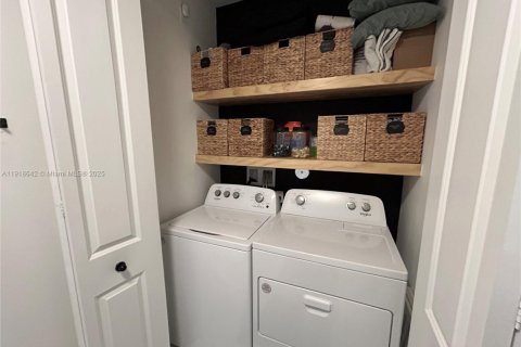 Casa en venta en Pompano Beach, Florida, 3 dormitorios, 135.17 m2 № 1974033 - foto 30