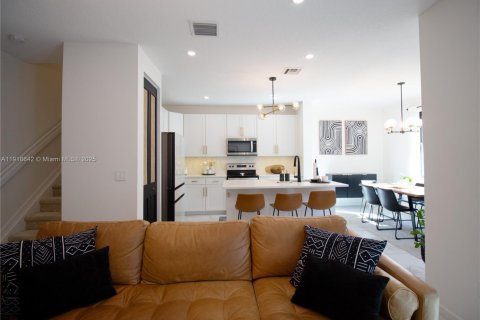 Casa en venta en Pompano Beach, Florida, 3 dormitorios, 135.17 m2 № 1974033 - foto 4