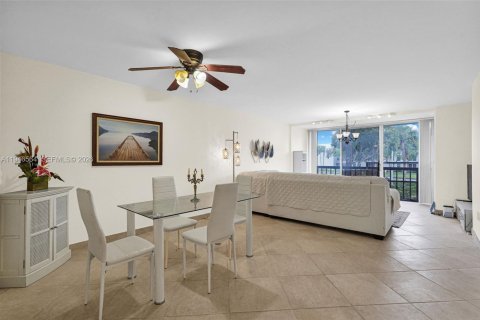 Condominio en venta en Miami, Florida, 2 dormitorios, 91.32 m2 № 2089257 - foto 13