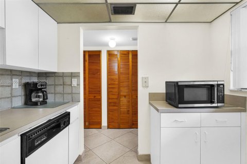 Condominio en venta en Miami, Florida, 2 dormitorios, 91.32 m2 № 2089257 - foto 11