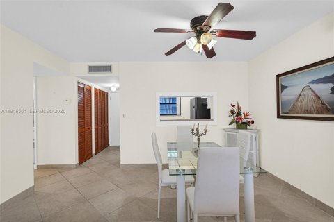 Condominio en venta en Miami, Florida, 2 dormitorios, 91.32 m2 № 2089257 - foto 17