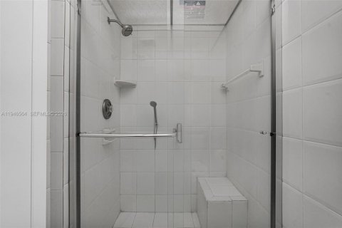 Condominio en venta en Miami, Florida, 2 dormitorios, 91.32 m2 № 2089257 - foto 30