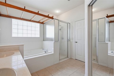 House in Leesburg, Florida 2 bedrooms, 153.57 sq.m. № 2211017 - photo 18