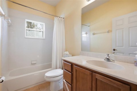 House in Leesburg, Florida 2 bedrooms, 153.57 sq.m. № 2211017 - photo 20