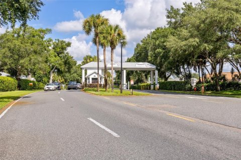 House in Leesburg, Florida 2 bedrooms, 153.57 sq.m. № 2211017 - photo 29