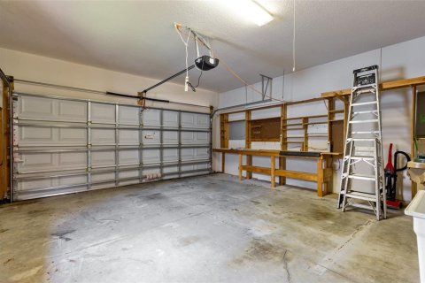 House in Leesburg, Florida 2 bedrooms, 153.57 sq.m. № 2211017 - photo 24