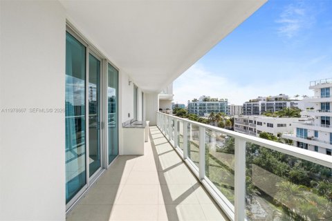 Condominio en venta en Bay Harbor Islands, Florida, 2 dormitorios, 104.79 m2 № 2046240 - foto 26