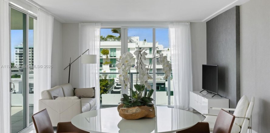 Condominio en Bay Harbor Islands, Florida, 2 dormitorios  № 2046240