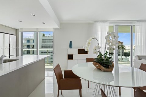 Condominio en venta en Bay Harbor Islands, Florida, 2 dormitorios, 104.79 m2 № 2046240 - foto 10