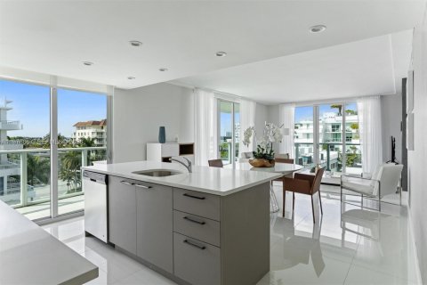 Condominio en venta en Bay Harbor Islands, Florida, 2 dormitorios, 104.79 m2 № 2046240 - foto 4